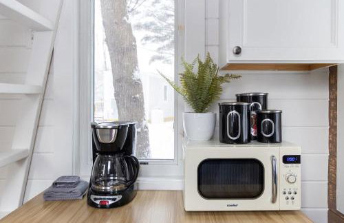 Maple Sugar Shack Tiny House with hot tub & river by Stowe - Foto 12