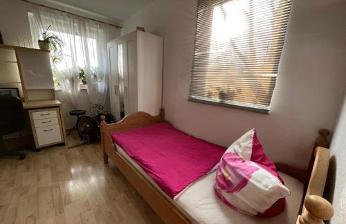 Schönes Haus mit 4 Schlafzimmer Küche Bad WC & Wohnzimmer 2 Parkplätze - Foto 8