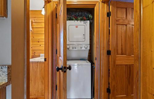 Bear Hideaway Cozy 3BR Cabin - Foto 82