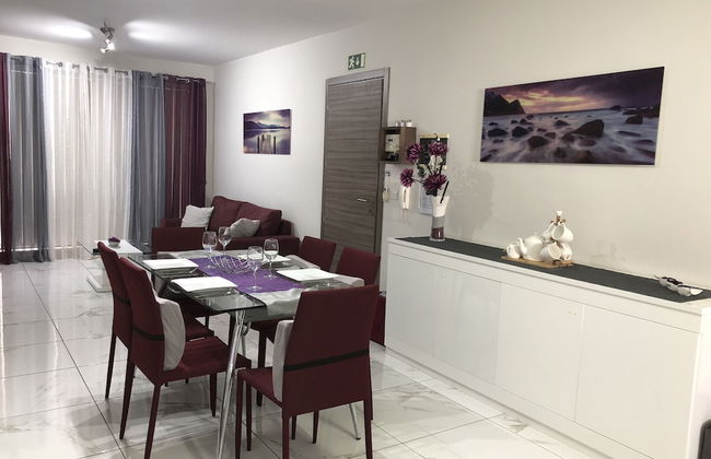 Sea View 2 Bed Apartment Close to Beach - Photo 30