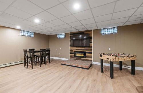 Lake Escape Family & Pet Friendly with Dock Access - Photo 52