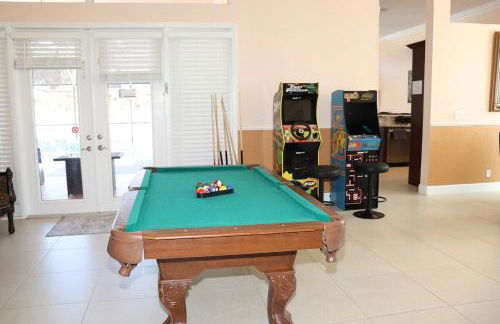 Luxurious 4-Bedroom House with Pool - Foto 37