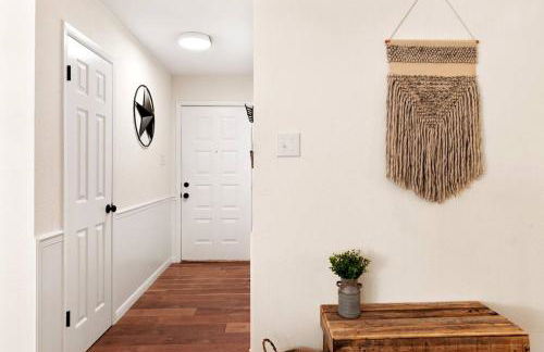 Charming & Bright W Lounging Pool and Hot Tub - Photo 38