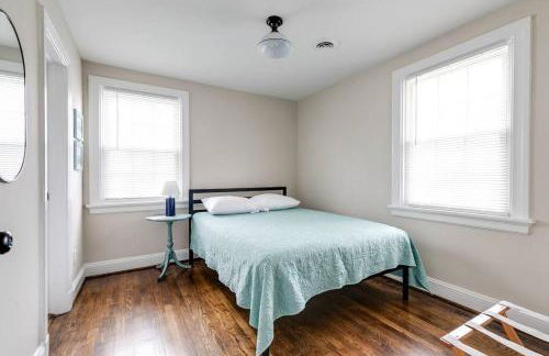 RVA Cottage Cozy & Spacious Near Downtown - Foto 34