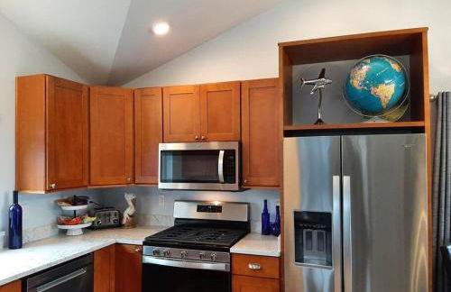 Alki Beach Cottage, NEW, 2 bedrooms, 2 bathrooms, near beach, AC, WD, Parking - Foto 8