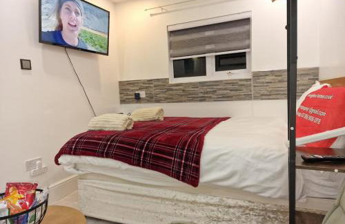 NightRest Homes - Studio Flat - Free Parking - 5 Minutes to Luton airport - Foto 4