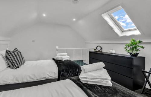 Stanley Park House Peterborough - 3 bed, 3 bathroom, parking, garden - Foto 52