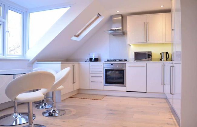 Stylish 2 Bed Apartment in West Hampstead - Photo 11