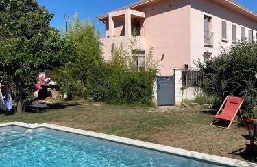Studio with pool and quiet, non-shared garden, 1 lit double - Foto 10