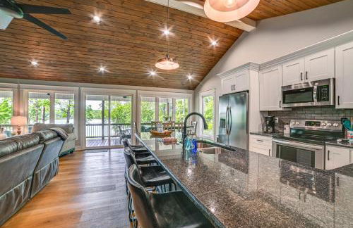 Modern Kentucky Lake Home with Deck, Dock, View - Foto 7