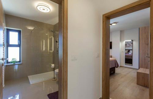 Luxurious new apartment with pool - Foto 48