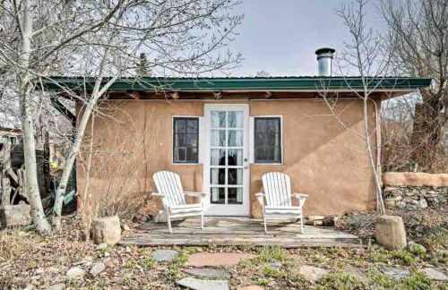 Log Casita Overlooking Pond and Waterfall near Taos, New Mexico - Foto 1