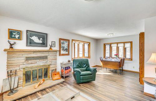 half Mi to Dtwn Pierre Family Home with Patio - Foto 5