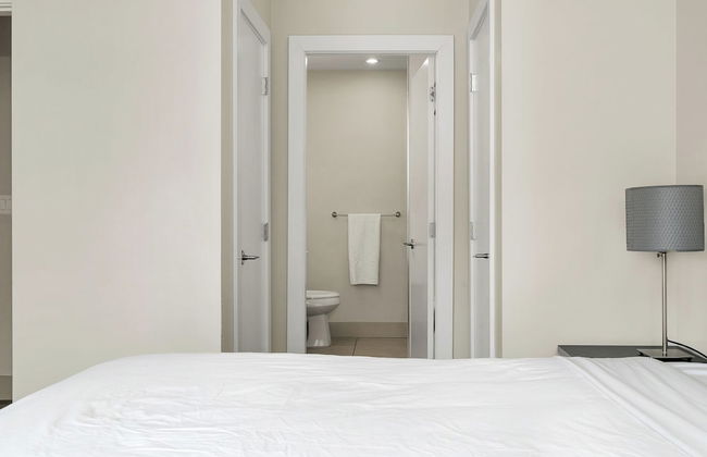 Harmony Haven 2BR Lakefront Suite - Photo 9