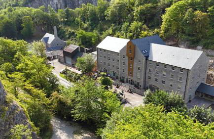 Rock Mill Studio Apartment 9 - Photo 2