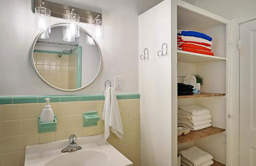 Steps to Beach & Downtown! Cozy Beach Bungalow #3 - Photo 7