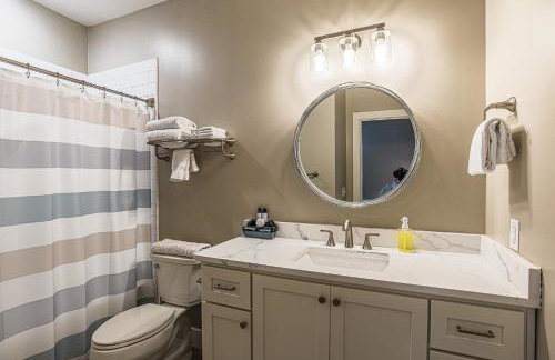 Lets Get You Laguna Beachin in this Brand New Cottage Steps to the Beach - Foto 23