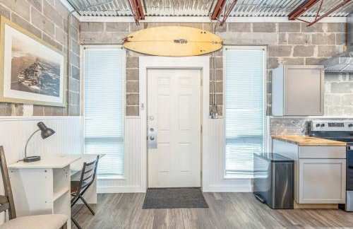 Livin Right Surf Loft: pickleball, basketball, close to the fun - Foto 6