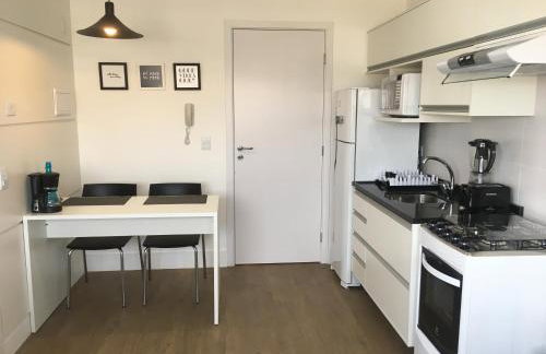 709- Apartamento Decorado Encantador, mobiliado, amplo, cozinha completa, Excelente localização no Rebouças - Foto 4