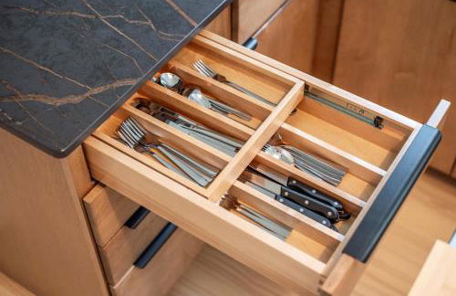 Tranquil Light-Filled Retreat 3BR Ranch - Photo 26