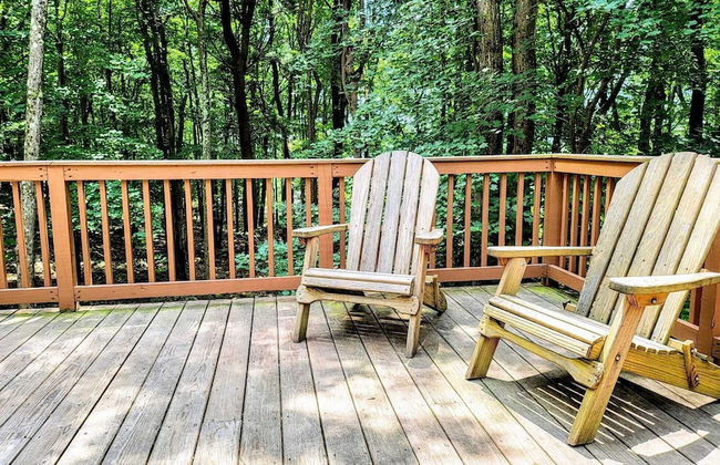 Woodland Oasis by Avantstay Hot Tub, Firepit, Walk to Lake - Photo 45