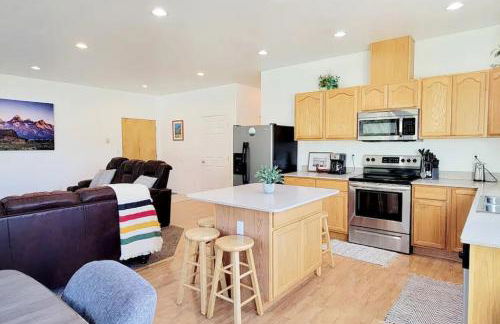 Charming Chalet Close to GNP, Downtown & Game Room! - Foto 18