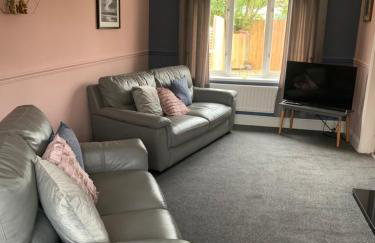 The Snug, ideal for sporting events and city breaks, hidden nook in the Heart of Newcastle, with parking, Wifi, Smart Tv, close to all local travel links - Foto 1