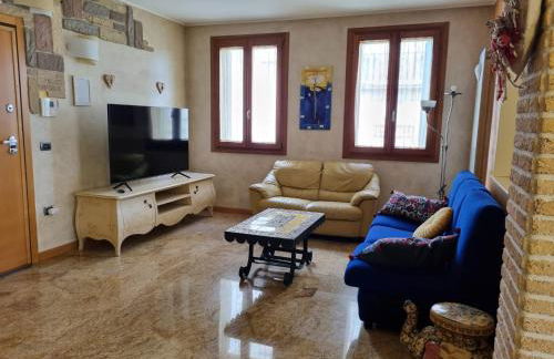 Consuelo House - Photo 3