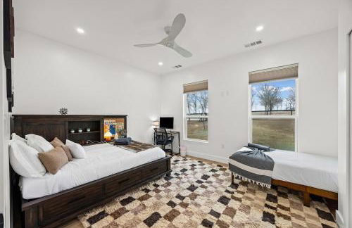The Iron Cactus 10 acres villa near Austin w Sauna and Pool table - Foto 21