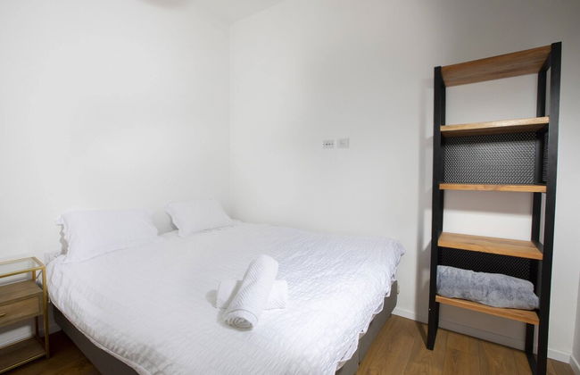 Chic Sea View Balcony Escape by Sea N' Rent - Foto 4