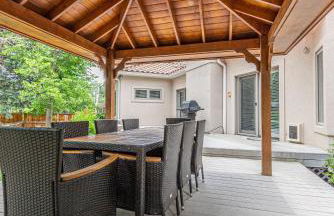 Luxurious 4BR Retreat - Pool Table & Chic Amenities - Photo 31