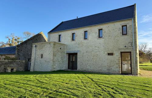 Le Pressoir, maison au calme, grand jardin, vue dégagée sur les champs, belle terrasse, 3 chambres, 2 sdb, 2 WC, parking privé, 5 kms de Bayeux et 7 kms plage d'Arromanches au coeur des plages du débarquement - Foto 12