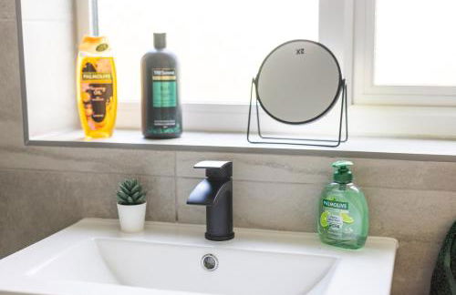 Cozy 2 Bedroom Cottage - Foto 48