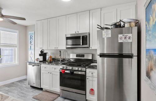 Beach Block Parking Modern Decor Porch - Foto 25