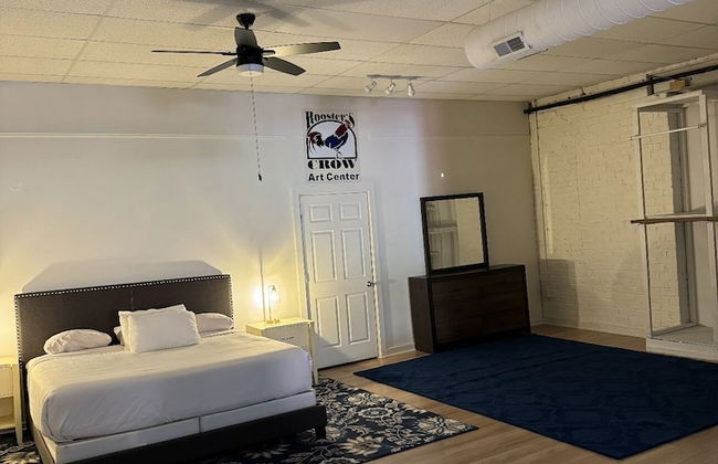 Roosters Crow Studio - Photo 2