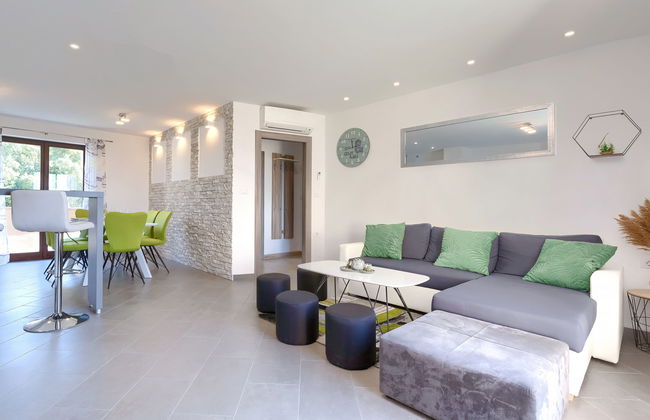 3 bedroom Apartment in Medulin with garden and terrace - Photo 6