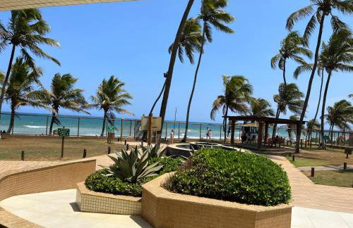 Lindo Apartamento pé na areia com serviço de limpeza - Foto 2