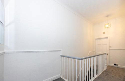 Cosy Four Bedroom Terrace Rishton - Foto 29