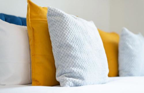 Whitehill - 3-Bed Home from Home, Sleeps 7, Great for Groups & Workers, FREE Parking & Netflix - Hosted by Stay Host Save - Photo 16