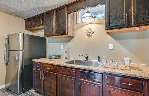 6 Mi to Lake Liberty Pet-Friendly Home with Yard - Foto 7