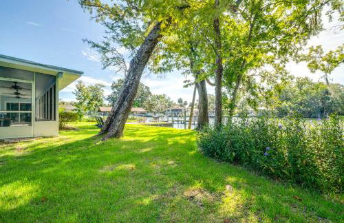 2 Mi to Homosassa Springs Riverfront Home with Dock - Photo 23