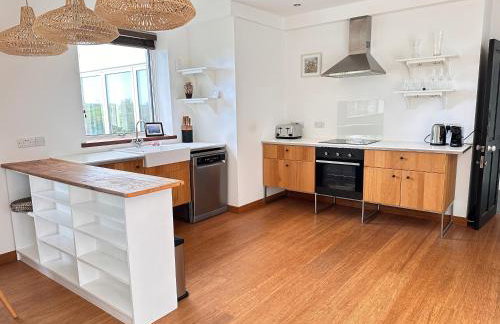 Little Tretheene - Photo 9