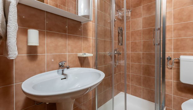 Matija - 120m to the Beach - R5 - Foto 2, Baño