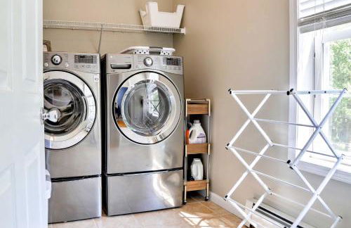 Colonial-Style Warwick Retreat - 1 Hour to NYC! - Foto 21