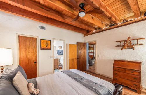 Myrinn-Hobbit Cottage on the Creek Storybook Stay - Foto 26