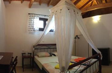 Stone house under a rock Kukos - Foto 5