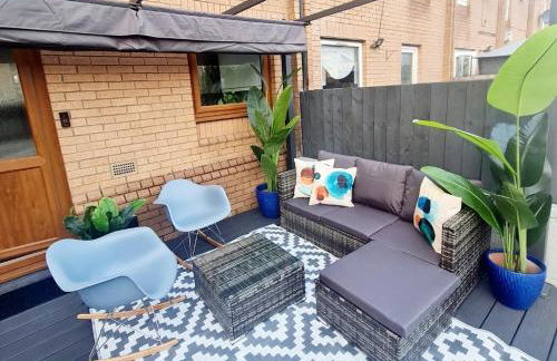 Bright 3BR walking distance to town - FREE parking - Foto 6