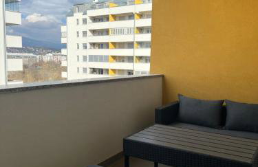 Lux Hill Skyline - Free Private PARKING - Foto 1