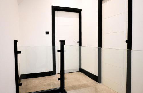 Laurie Grove - Foto 44