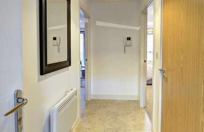 Lovely Flat in Kiln Close With Free Parking - Photo 47